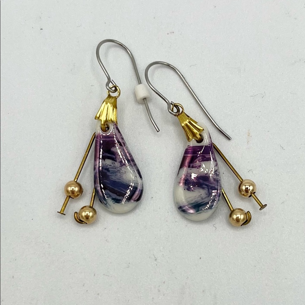 Vintage Glass Teardrop Dangle Earrings Gold Purple & White EUC